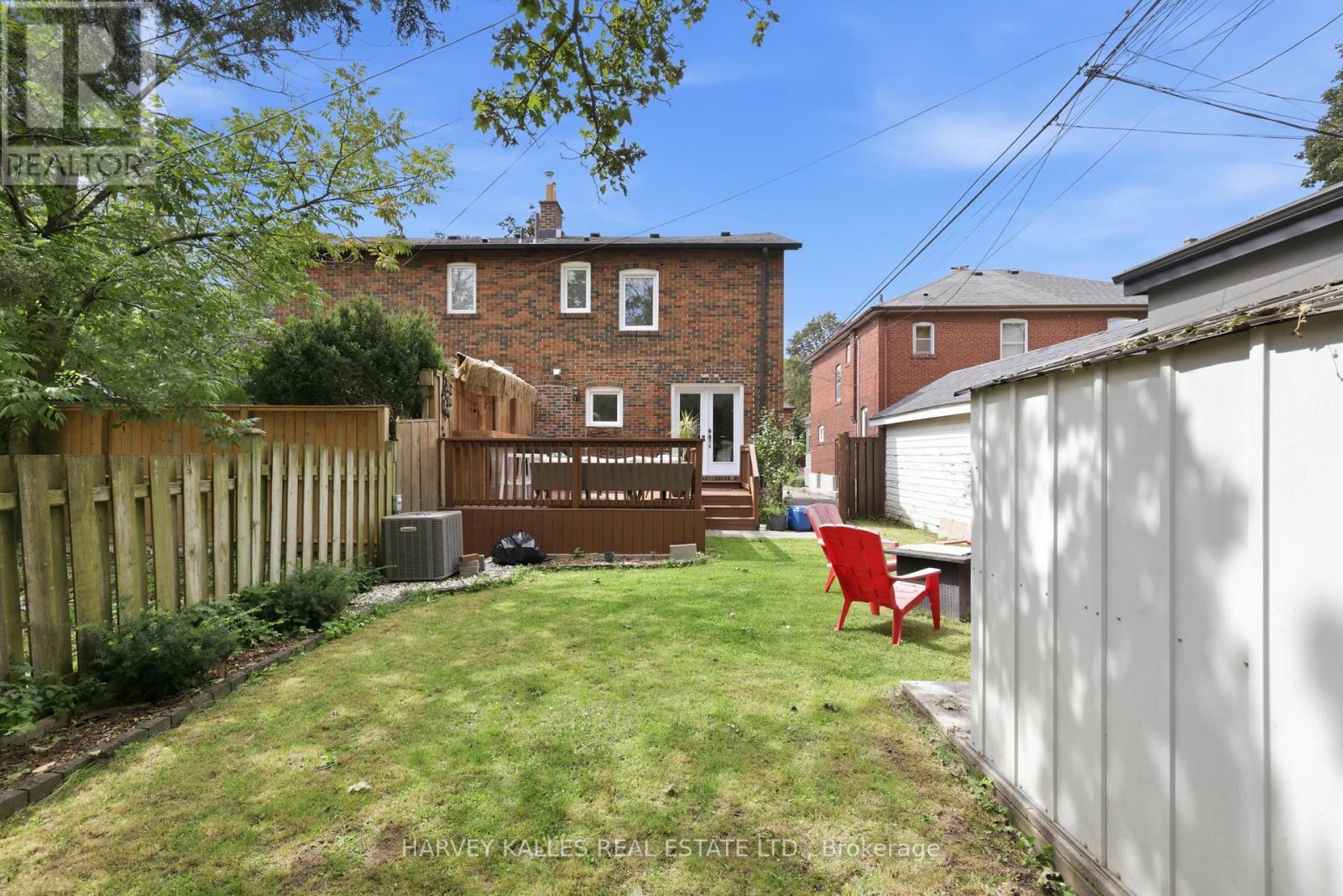 143 FORMAN AVENUE - 37