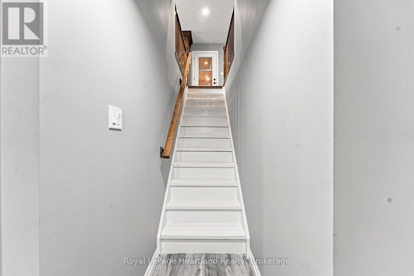 3042 ALBERT STREET - 24