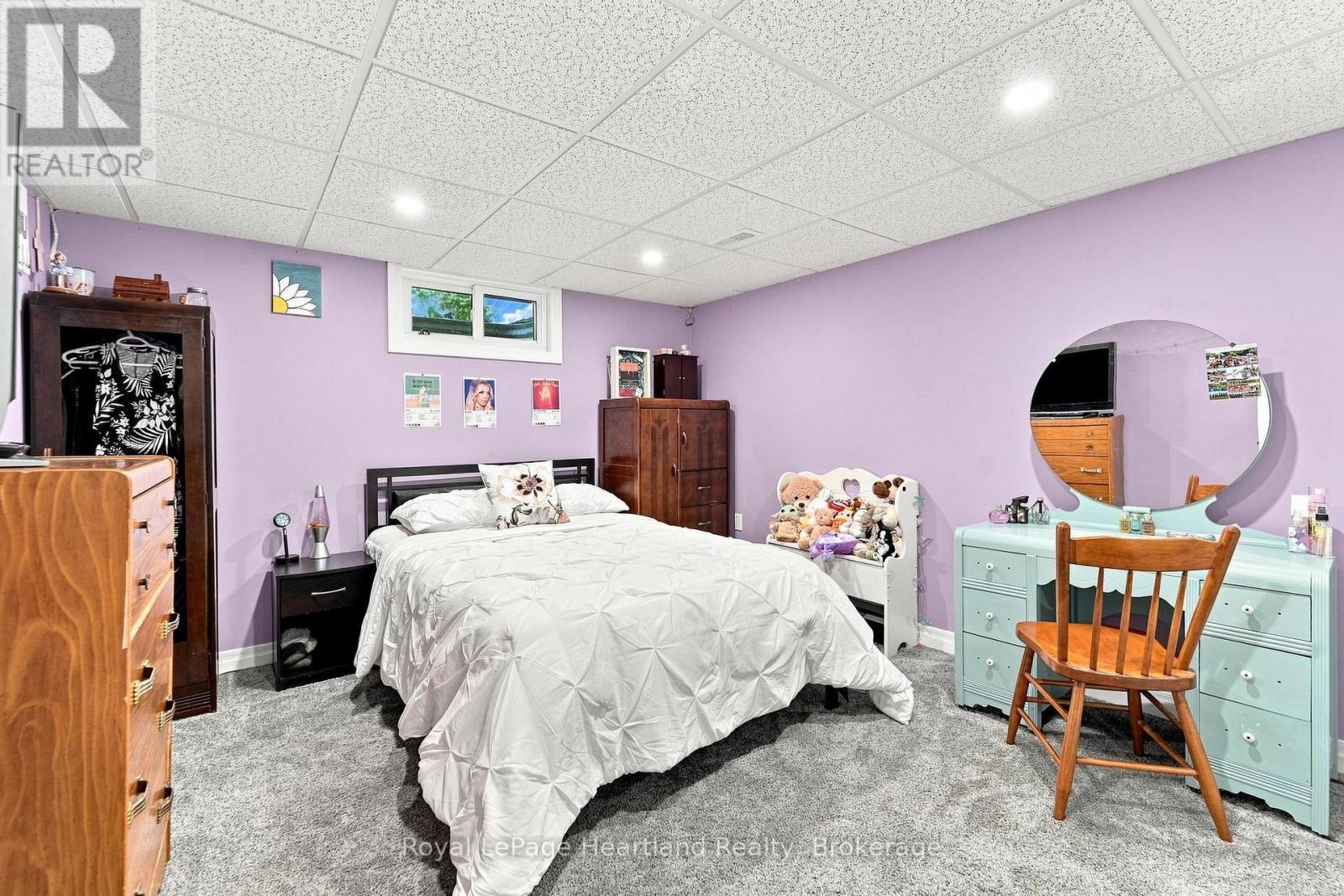3042 ALBERT STREET - 30