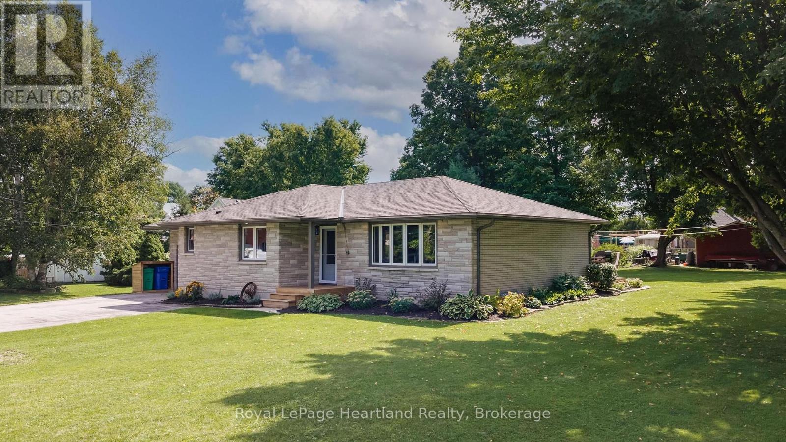 3042 ALBERT STREET - 45