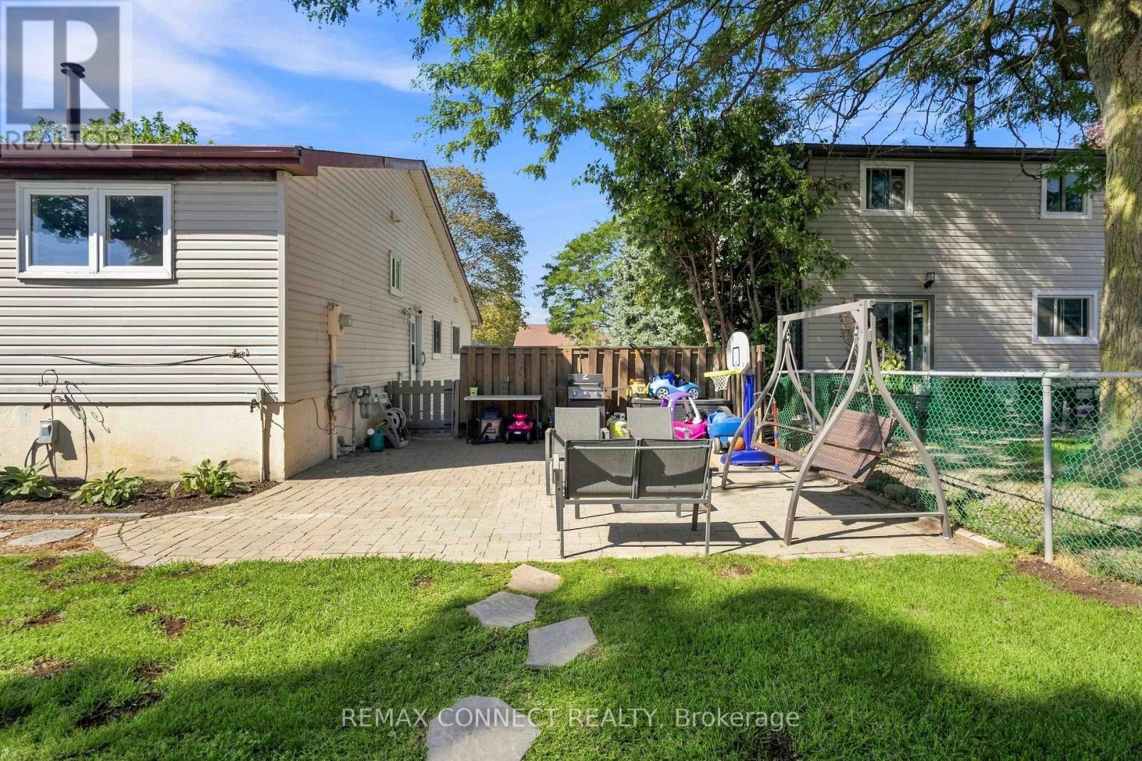 31 ROSER CRESCENT - 40