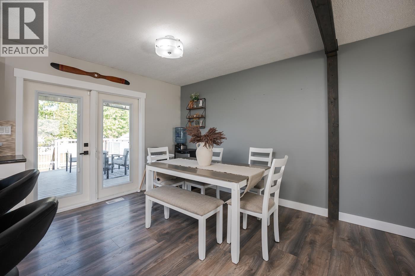 7823 MILLER CRESCENT - 10