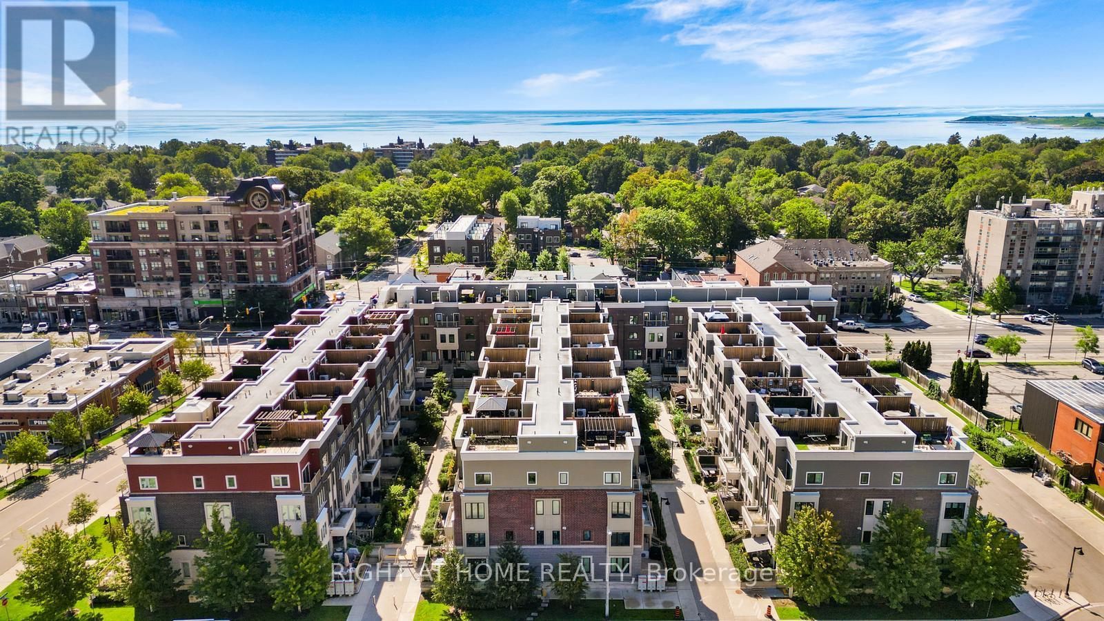#17 85 EASTWOOD PARK GARDENS - 40