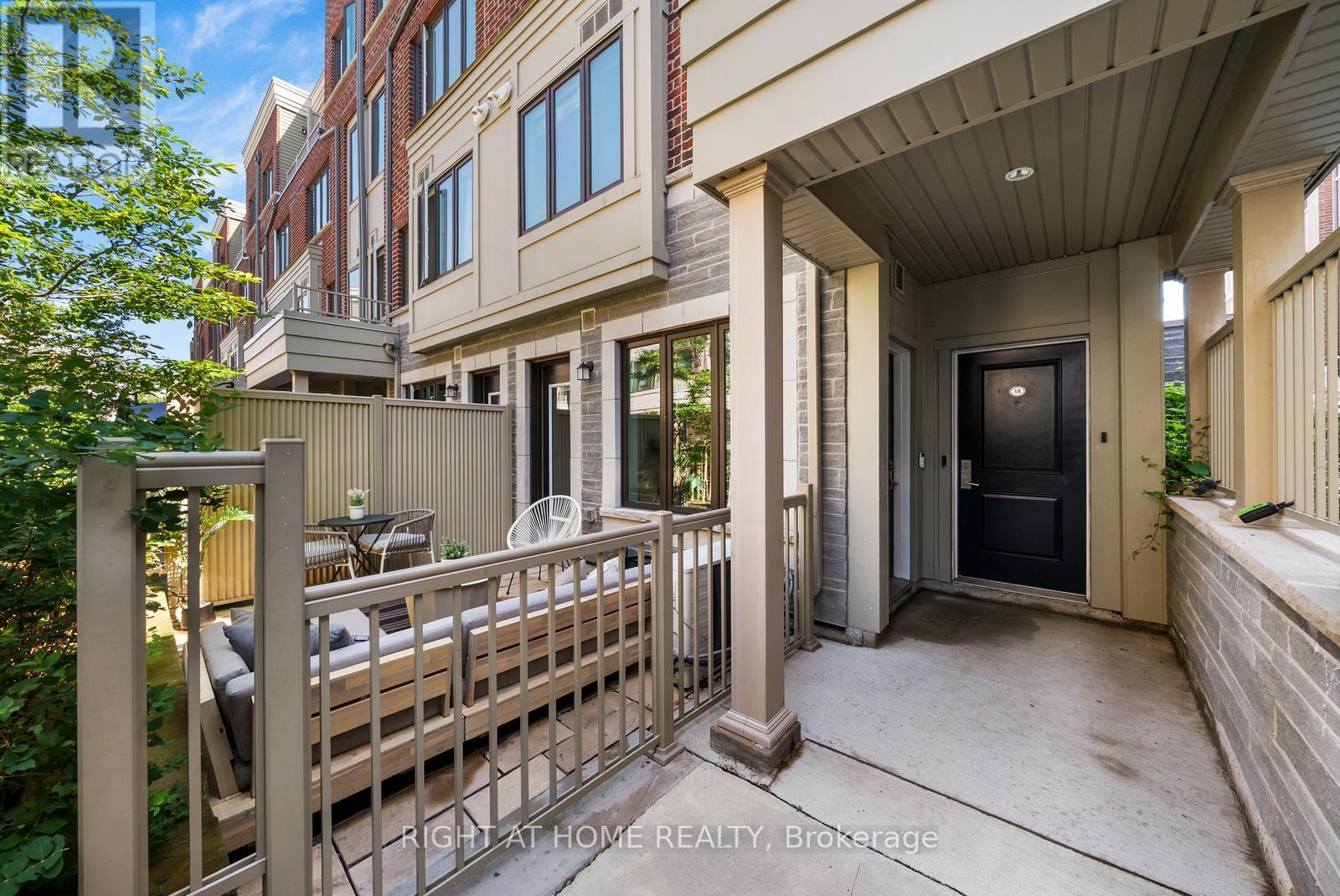 #17 85 EASTWOOD PARK GARDENS - 35