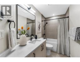2 3333 Henderson Rd, Oak Bay, BC V8P5A5 Photo 25
