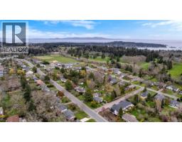 2 3333 Henderson Rd, Oak Bay, BC V8P5A5 Photo 36