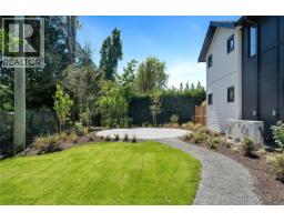 2 3333 Henderson Rd, Oak Bay, BC V8P5A5 Photo 37
