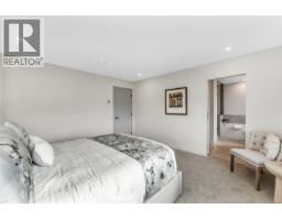 2 3333 Henderson Rd, Oak Bay, BC V8P5A5 Photo 24