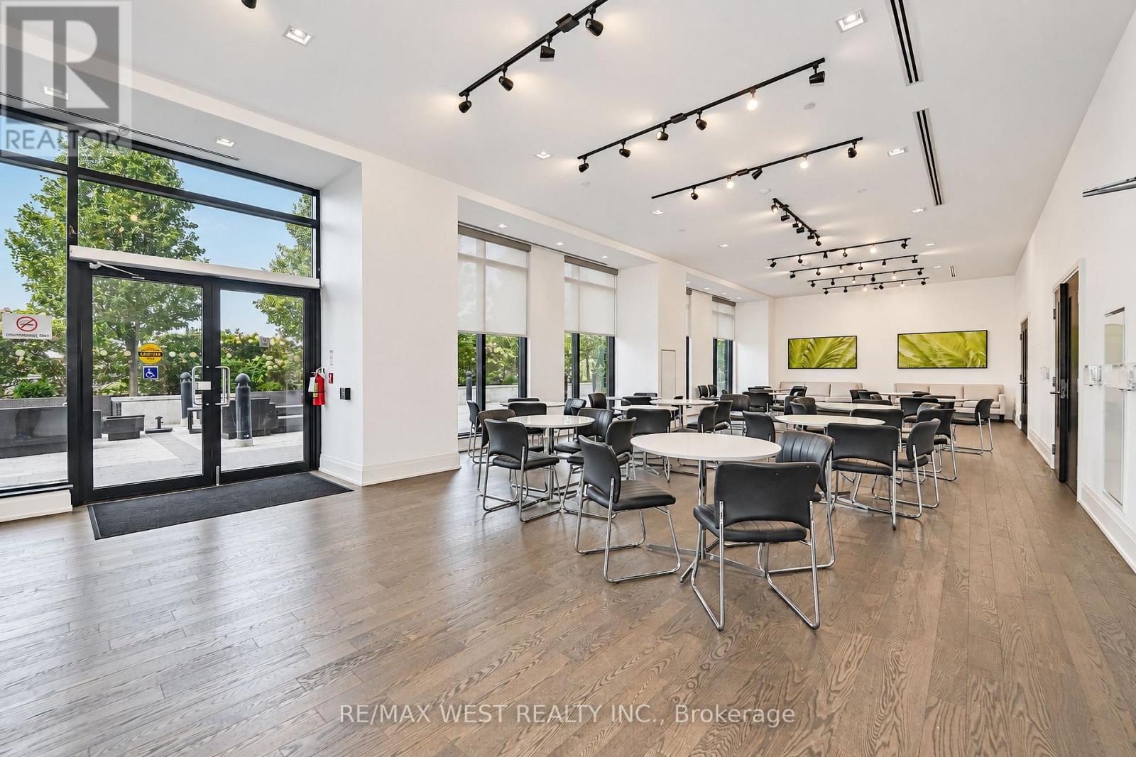 #344 555 WILLIAM GRAHAM DRIVE - 16