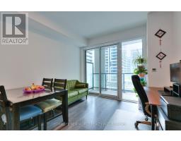 811 - 85 Oneida Crescent, Richmond Hill, ON L4B0H3 Photo 10