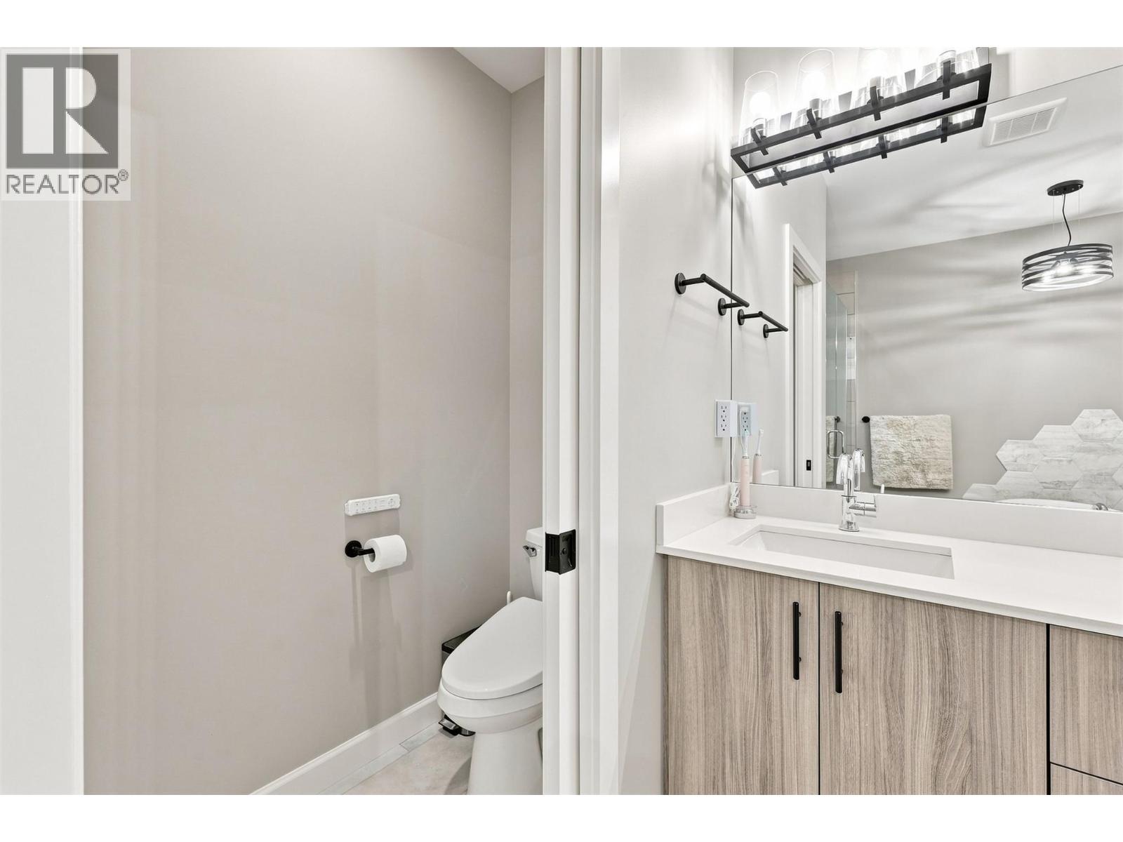 #1 260 RUE CHEVAL NOIR - Image 35
