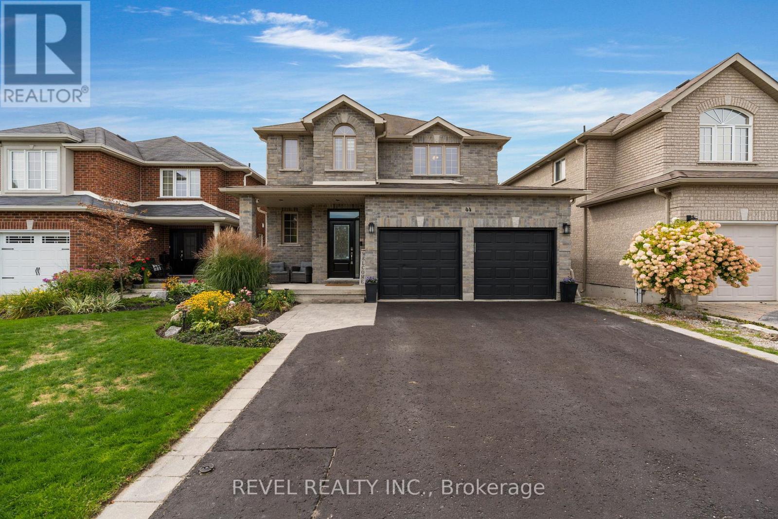 44 GRAIHAWK DRIVE - 1