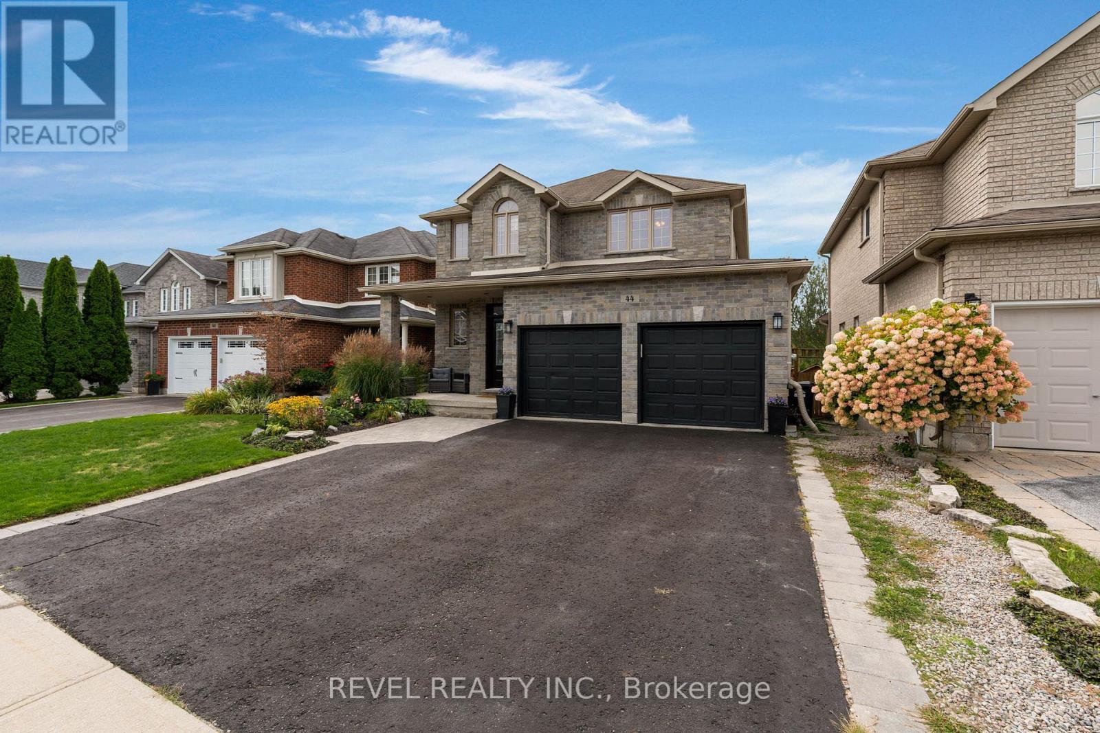 44 GRAIHAWK DRIVE - 2