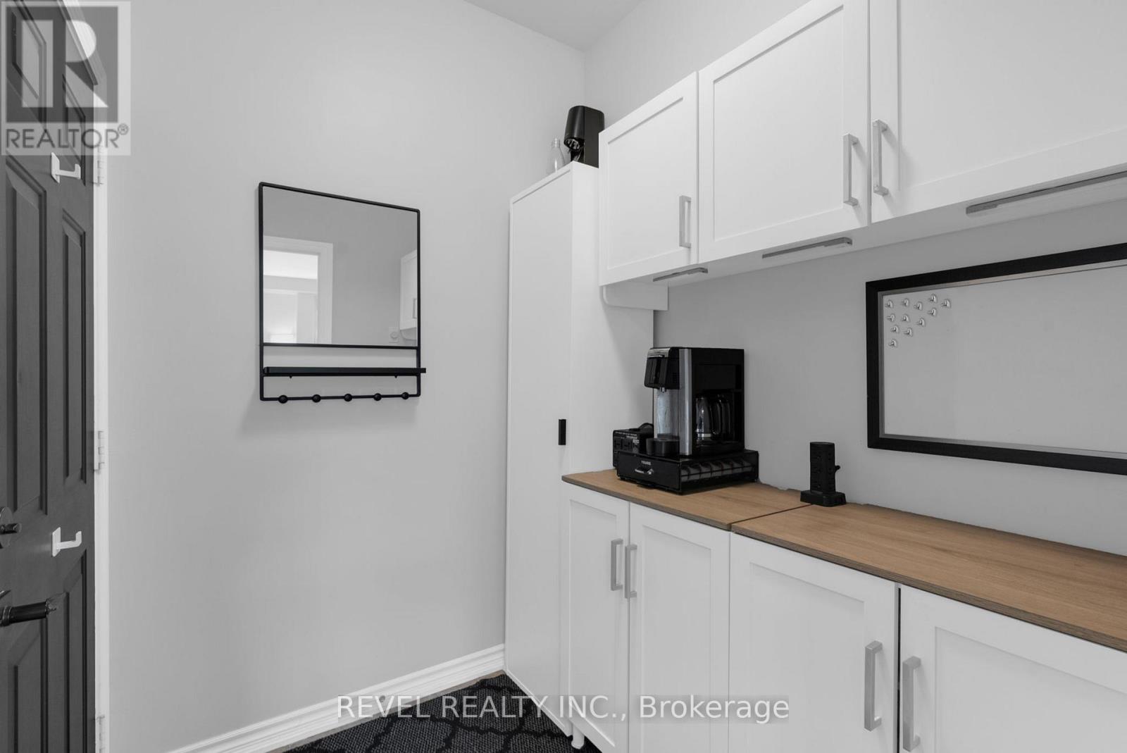 44 GRAIHAWK DRIVE - 21