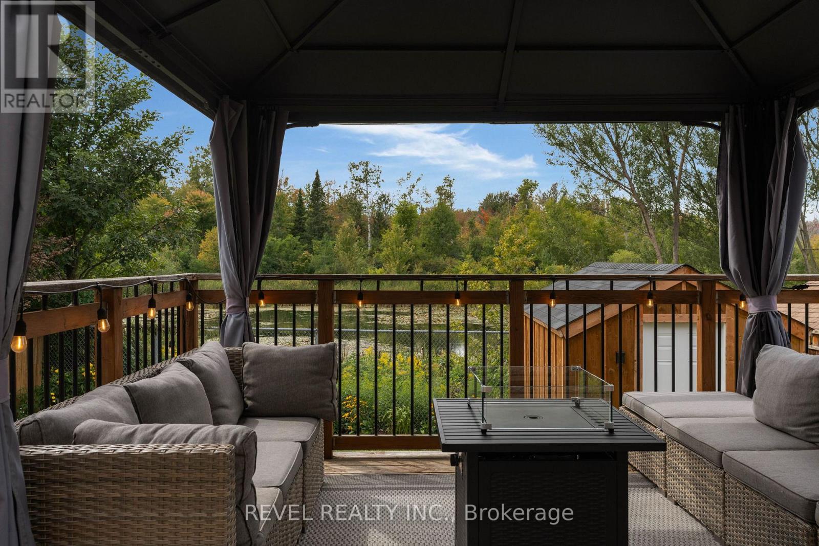 44 GRAIHAWK DRIVE - 43