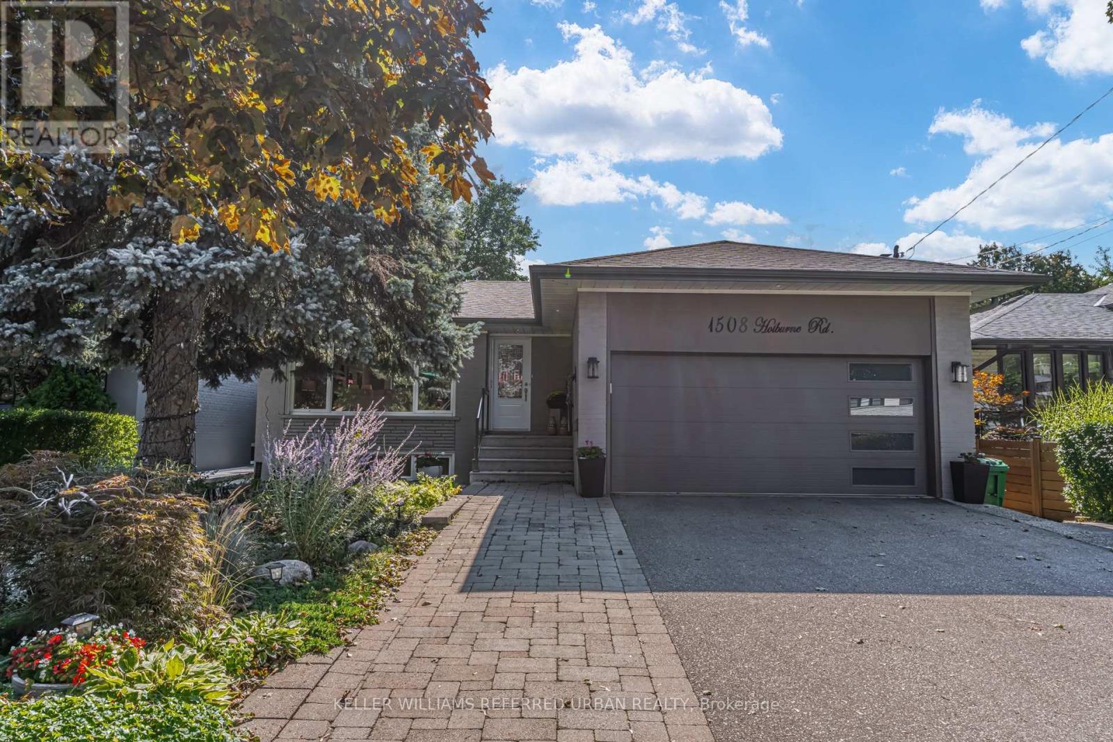 Photo of 1508 Holburne Road