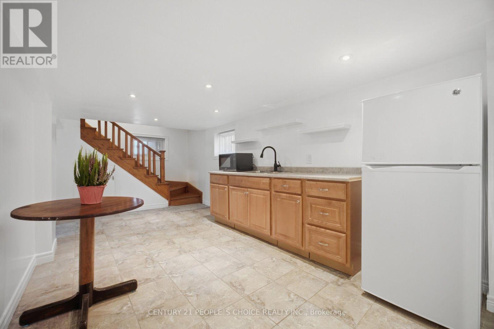161 NORTHLAND AVENUE - Image 30