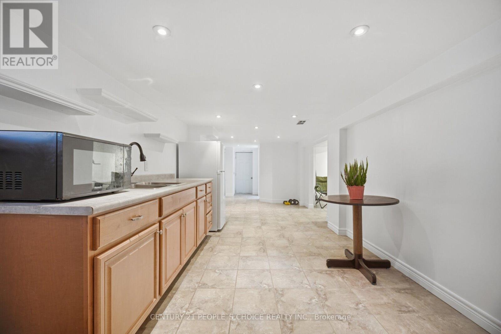 161 NORTHLAND AVENUE - 31