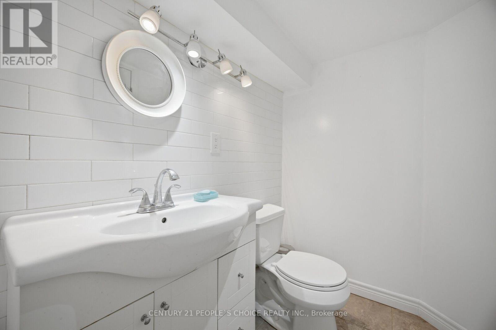 161 NORTHLAND AVENUE - 34