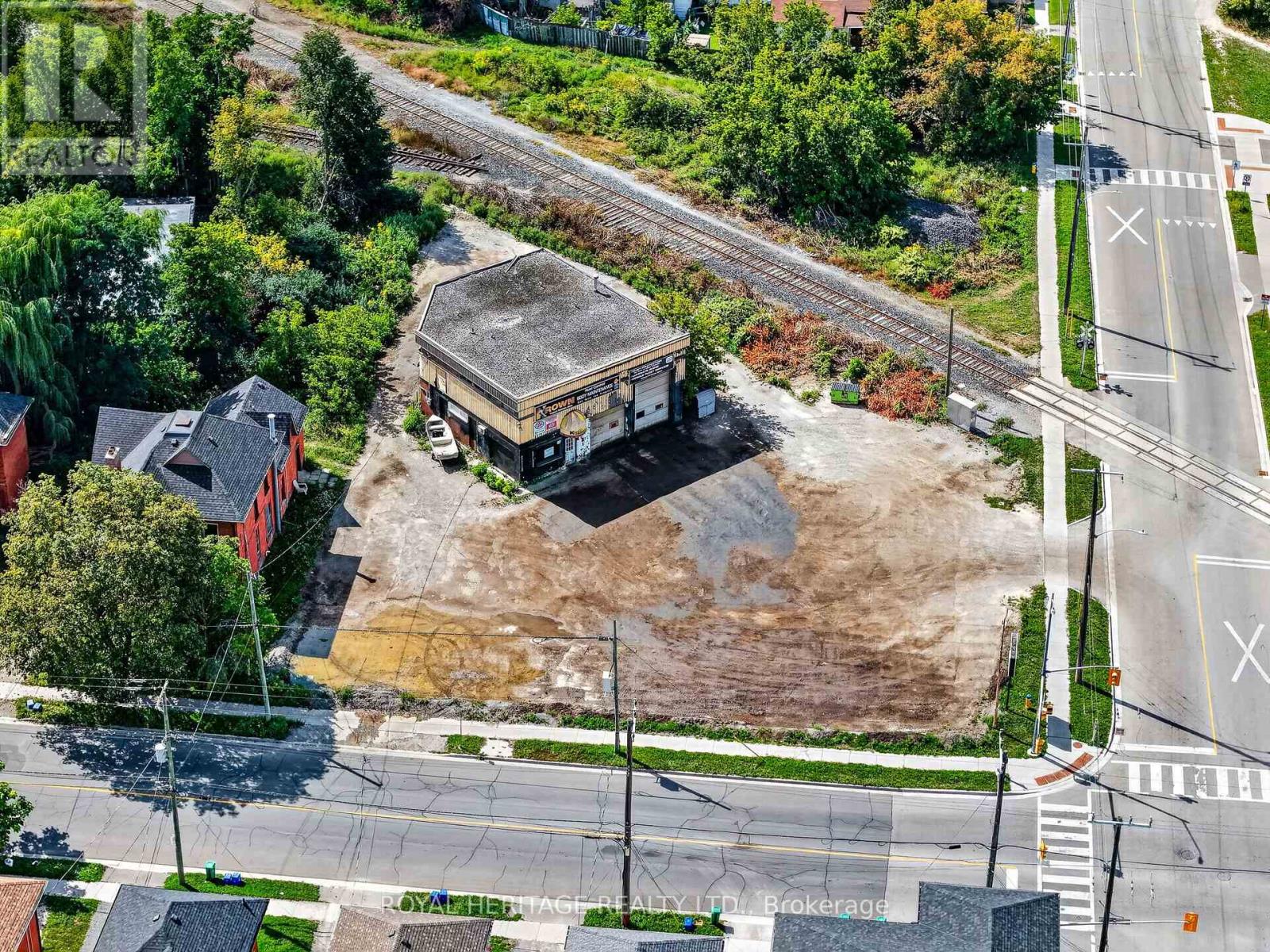107 AYLMER STREET N, Peterborough (Town Ward 3) — photo 3
