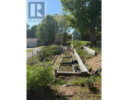 Porch - 18 Stanley Street, Oxford, NS B0M1P0 Photo 11