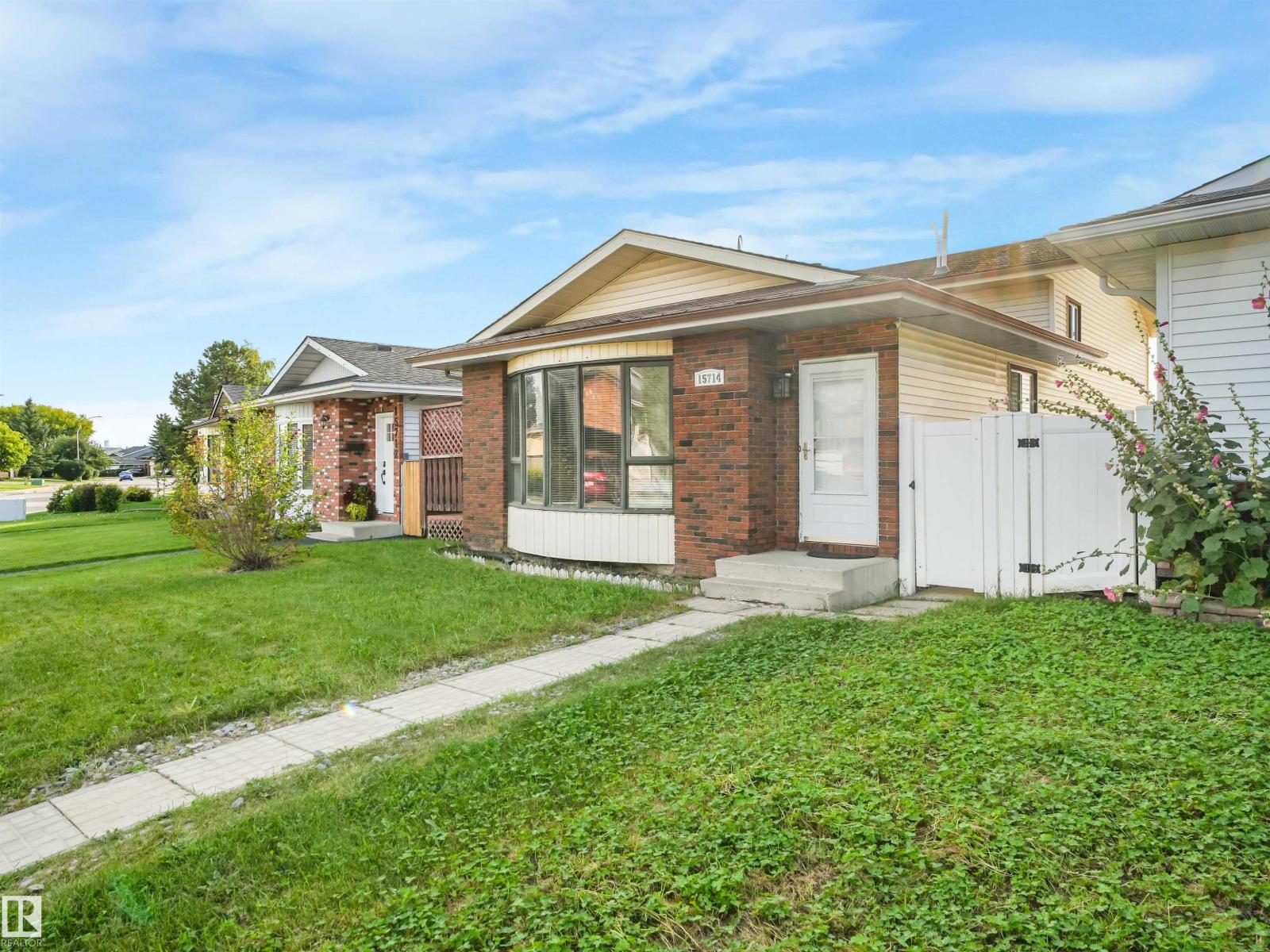 15714 78 ST NW - 15