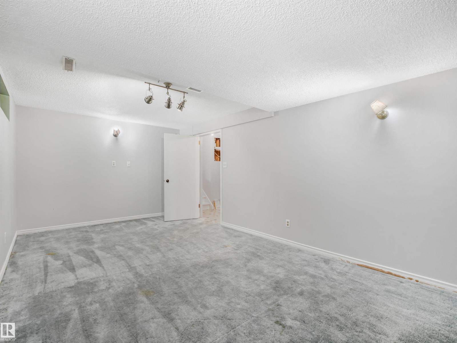 15714 78 ST NW - 64