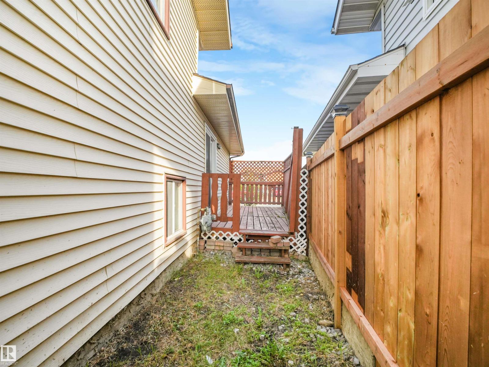 15714 78 ST NW - 18