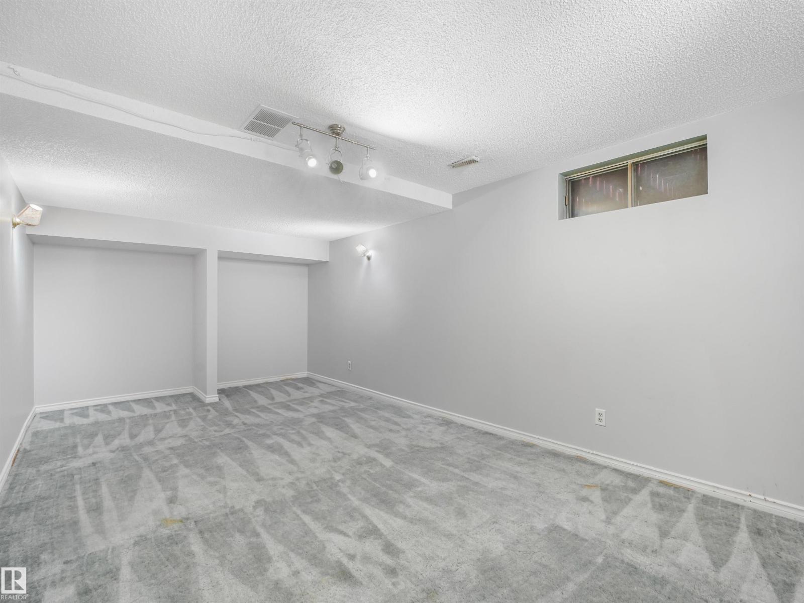 15714 78 ST NW - 63