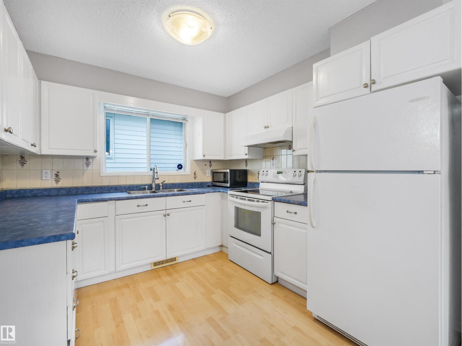 15714 78 ST NW - 37