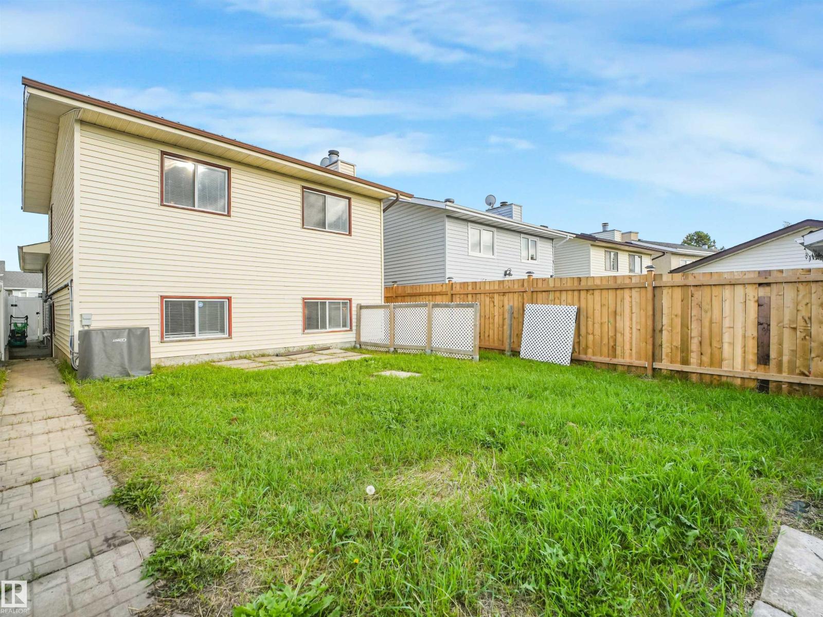 15714 78 ST NW - 25
