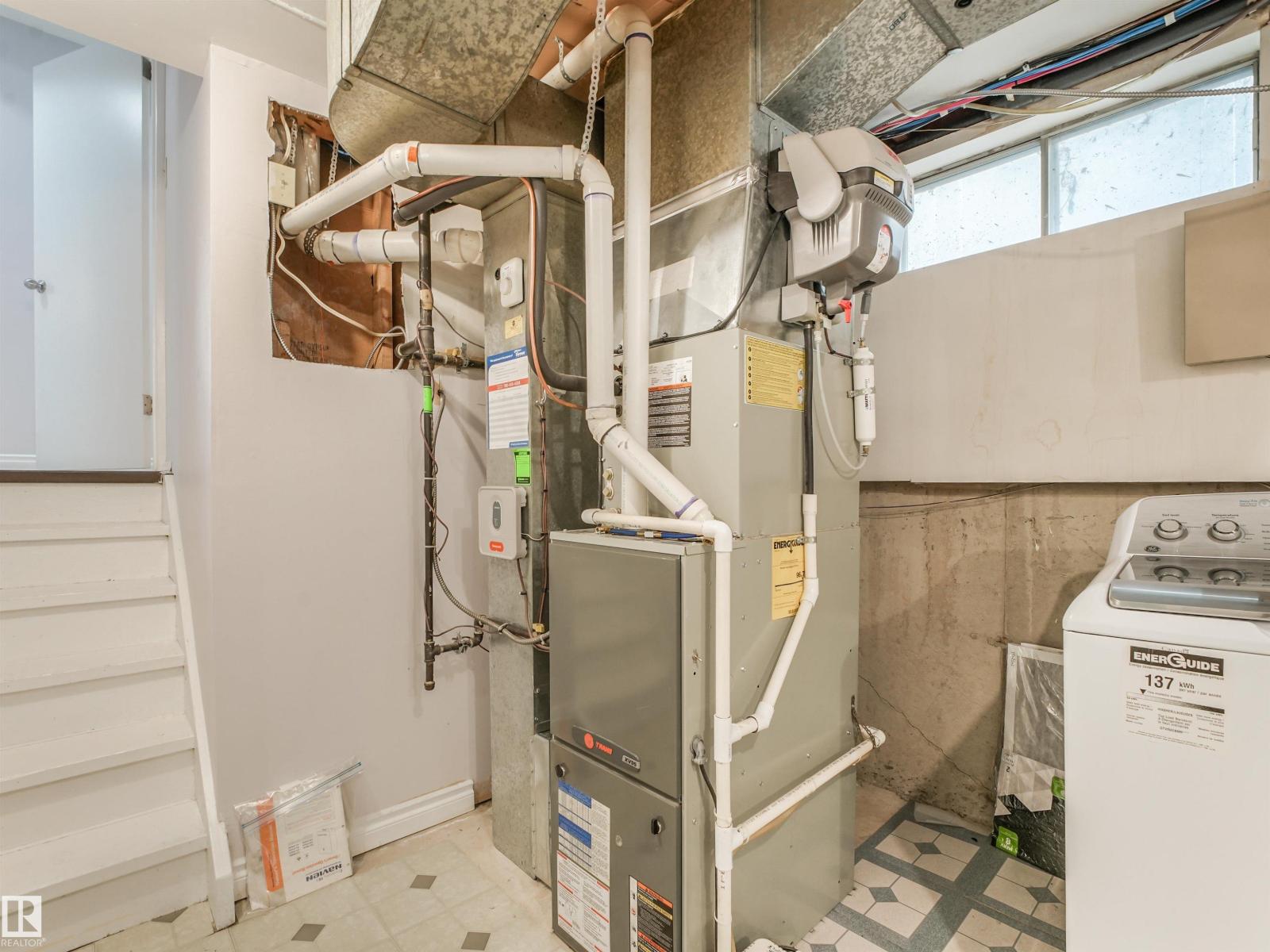 15714 78 ST NW - 62
