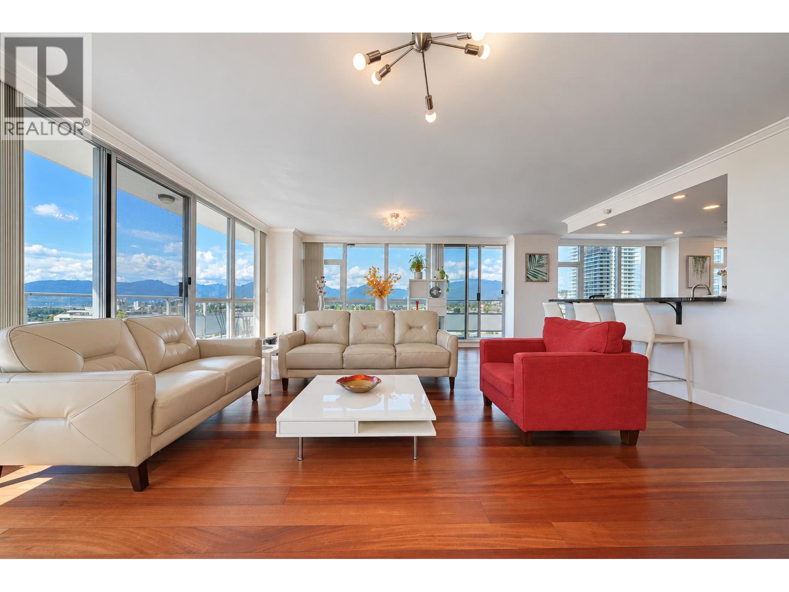 2701 4400 BUCHANAN STREET, Burnaby — photo 5