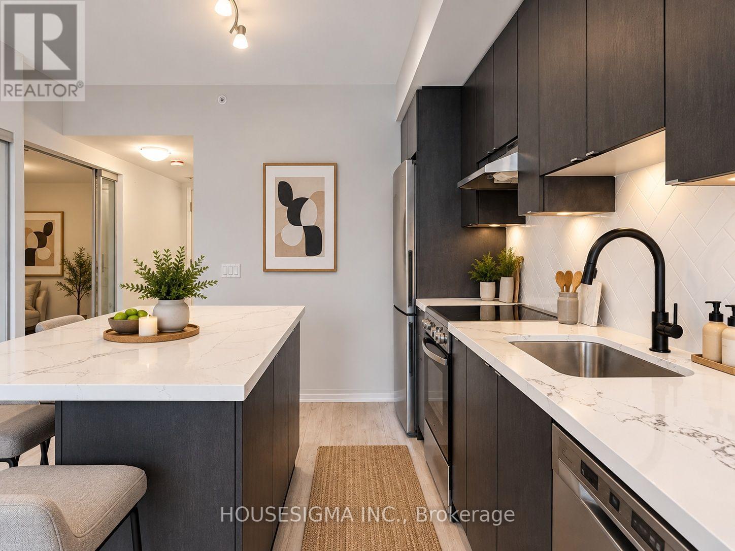 212 - 408 BROWN LINE, Toronto (Alderwood) — photo 2