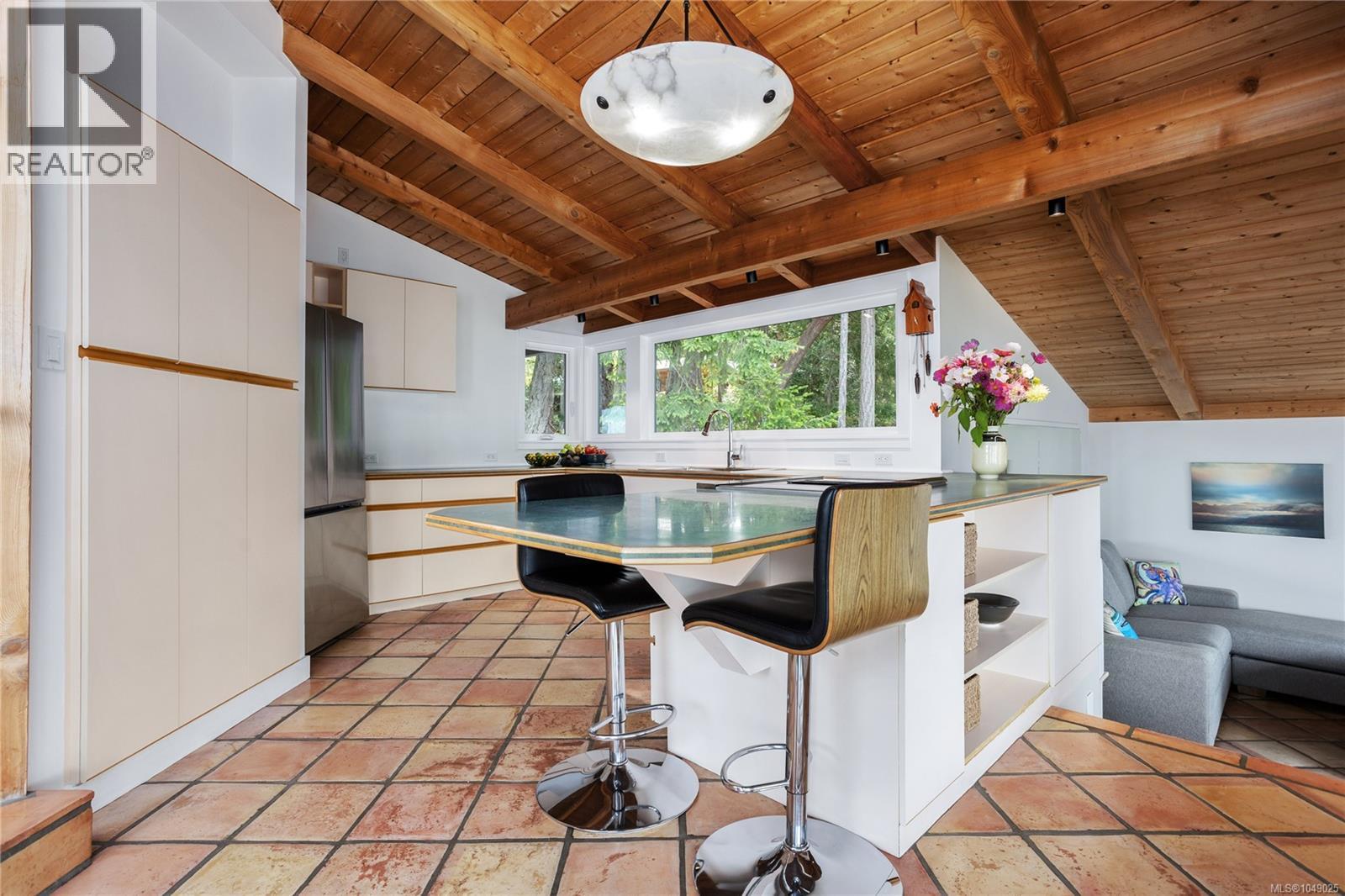256 Forbes Dr - Image 6