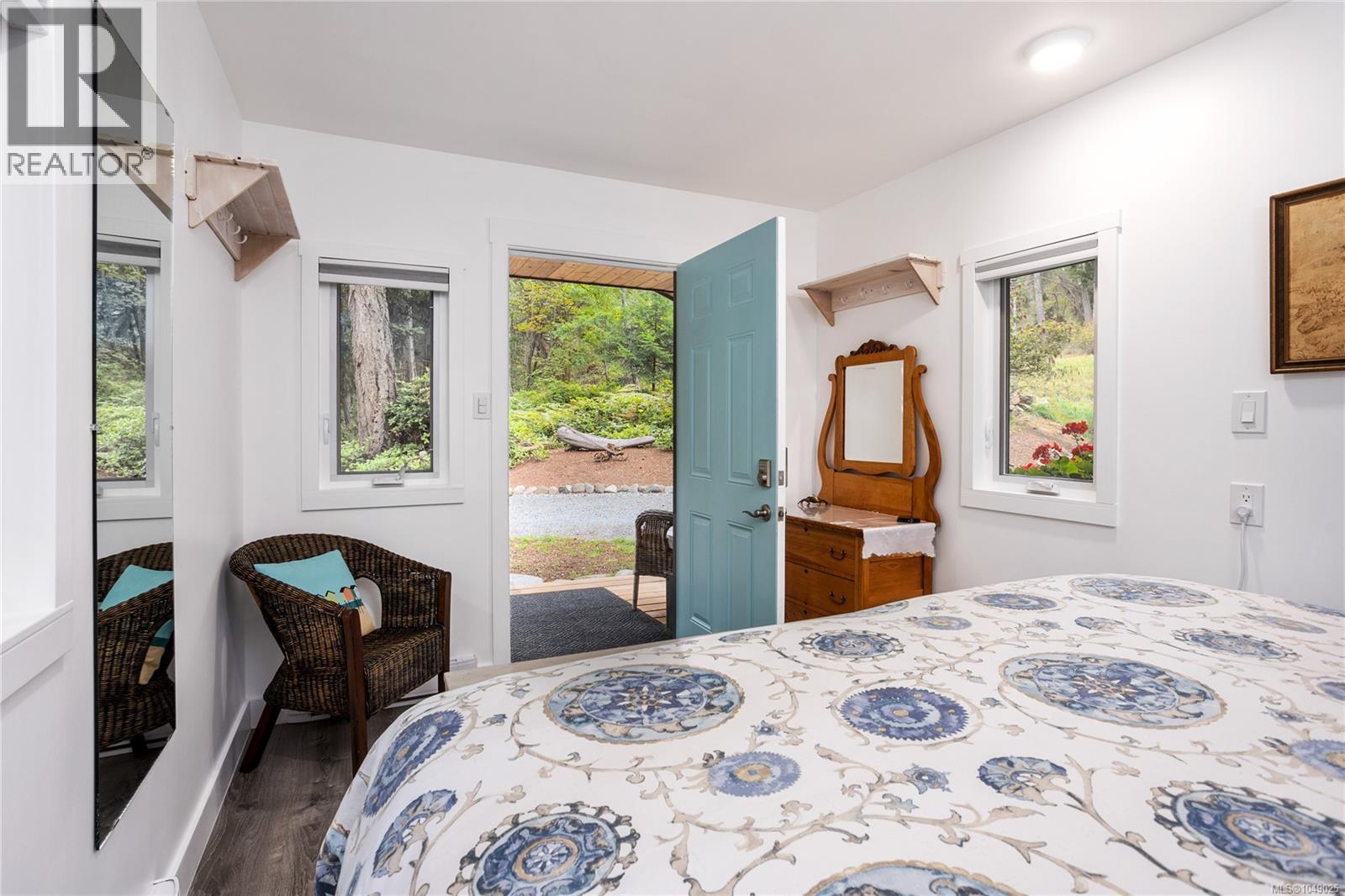 256 Forbes Dr - Image 35