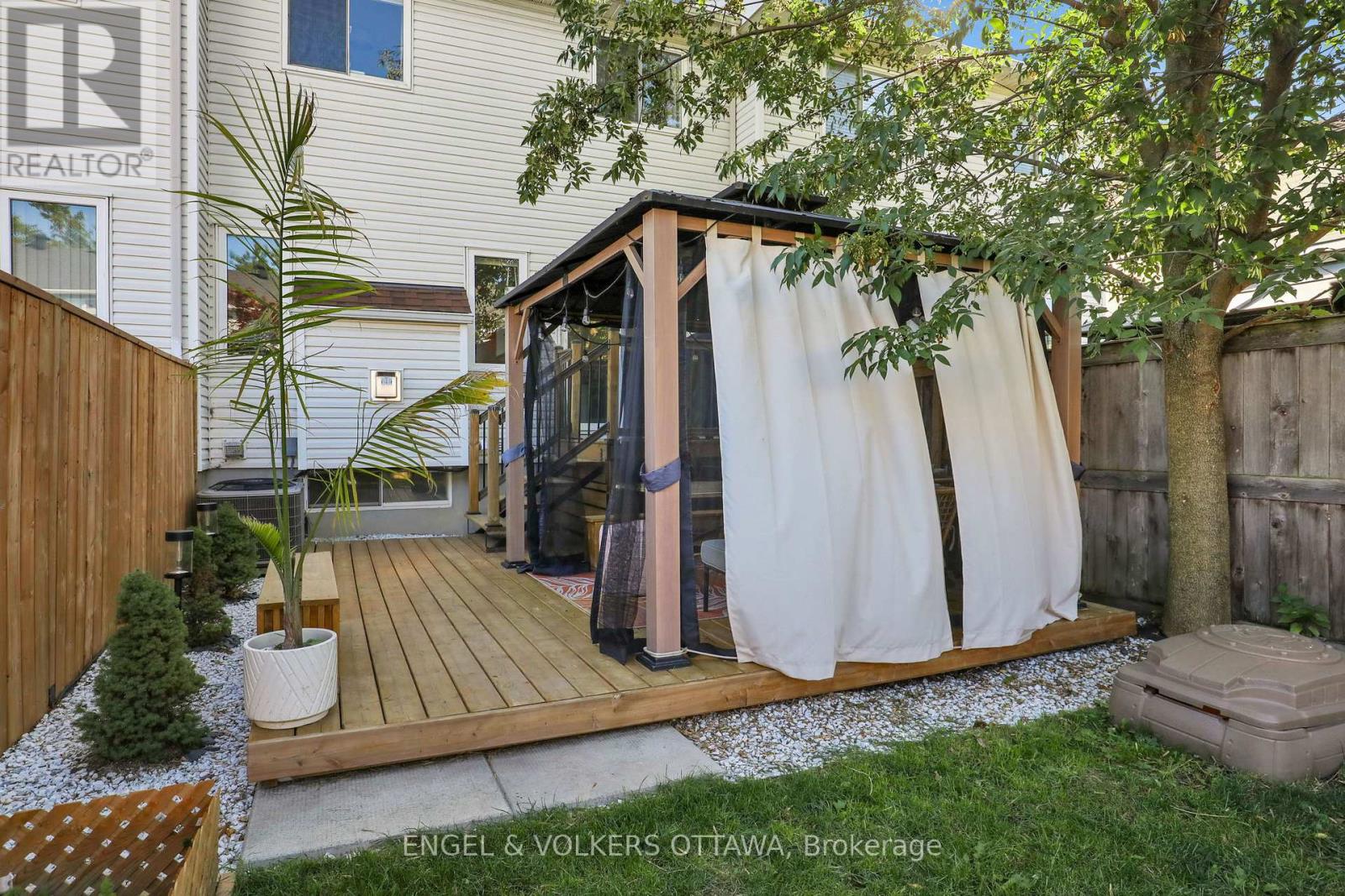 3 Bed, 2 Bath House for Sale in Ottawa – 1632 VARENNES BOULEVARD, Ottawa – MLS# X13761746 - Image 31