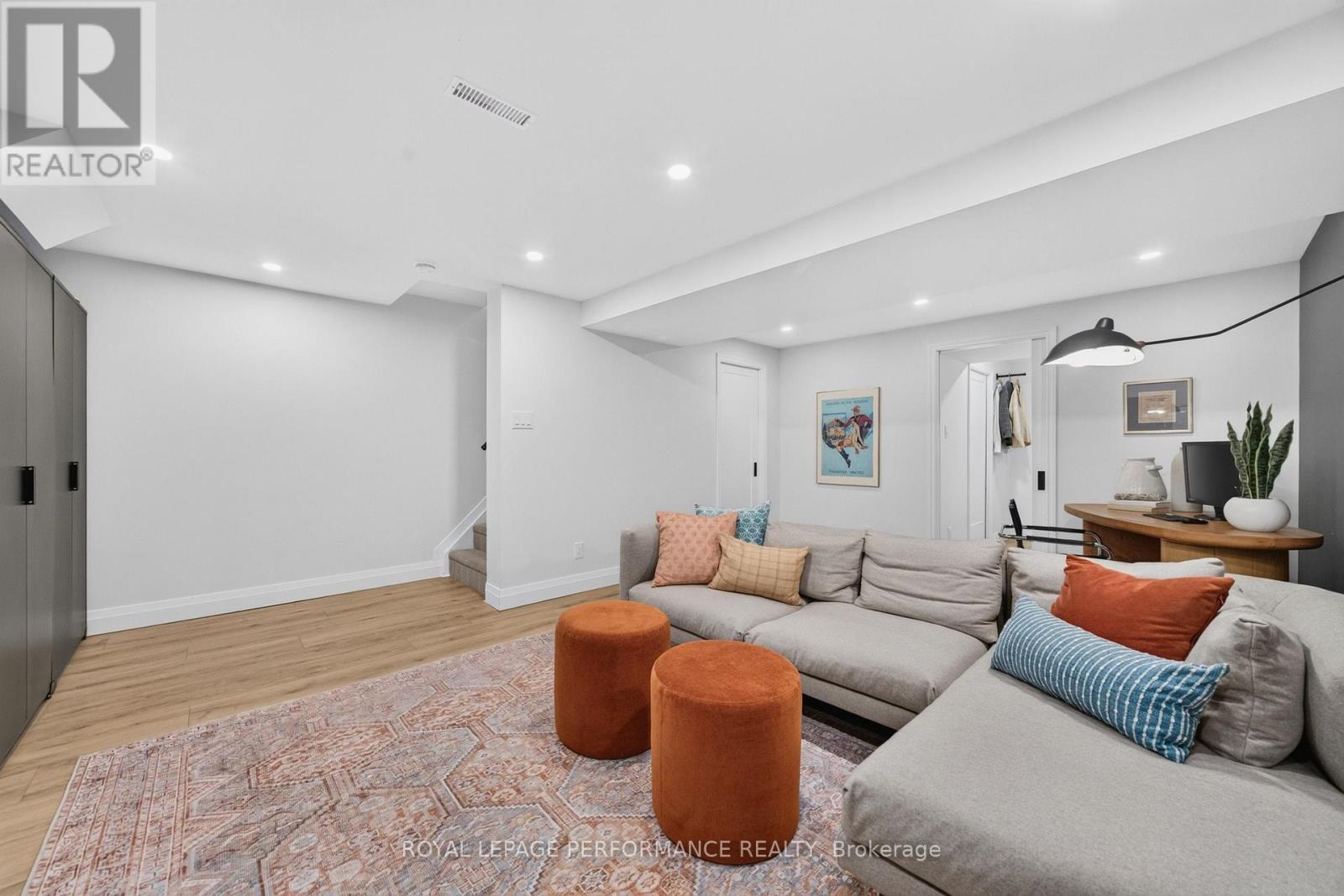 16 - 1160 Shillington Avenue