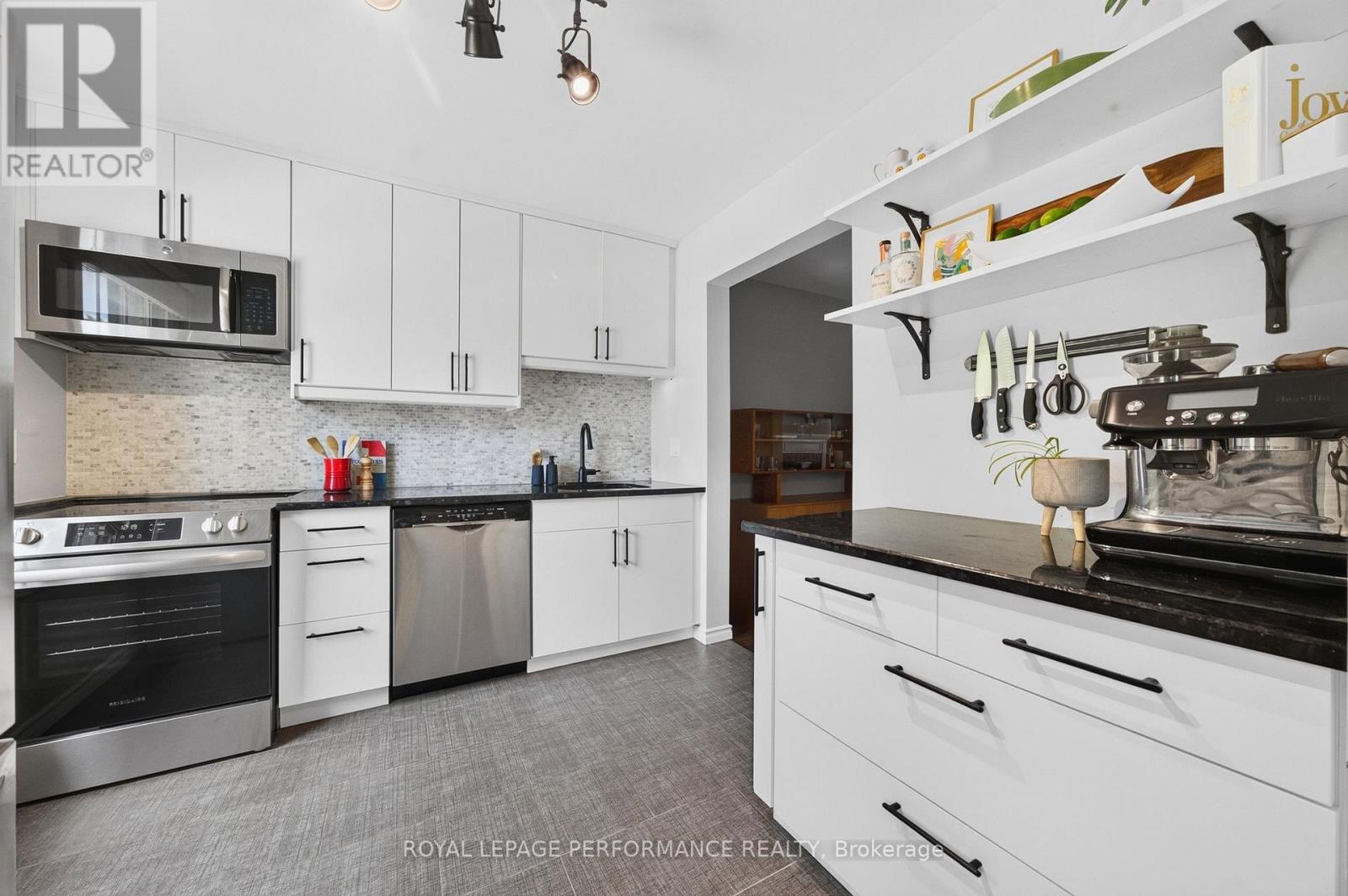 16 - 1160 Shillington Avenue