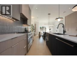 1 8483 16th Avenue, Burnaby, BC V3N1S4 Photo 6