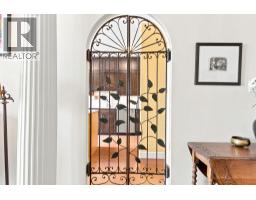 411 3 Renaissance Square, New Westminster, BC V3M6K4 Photo 9