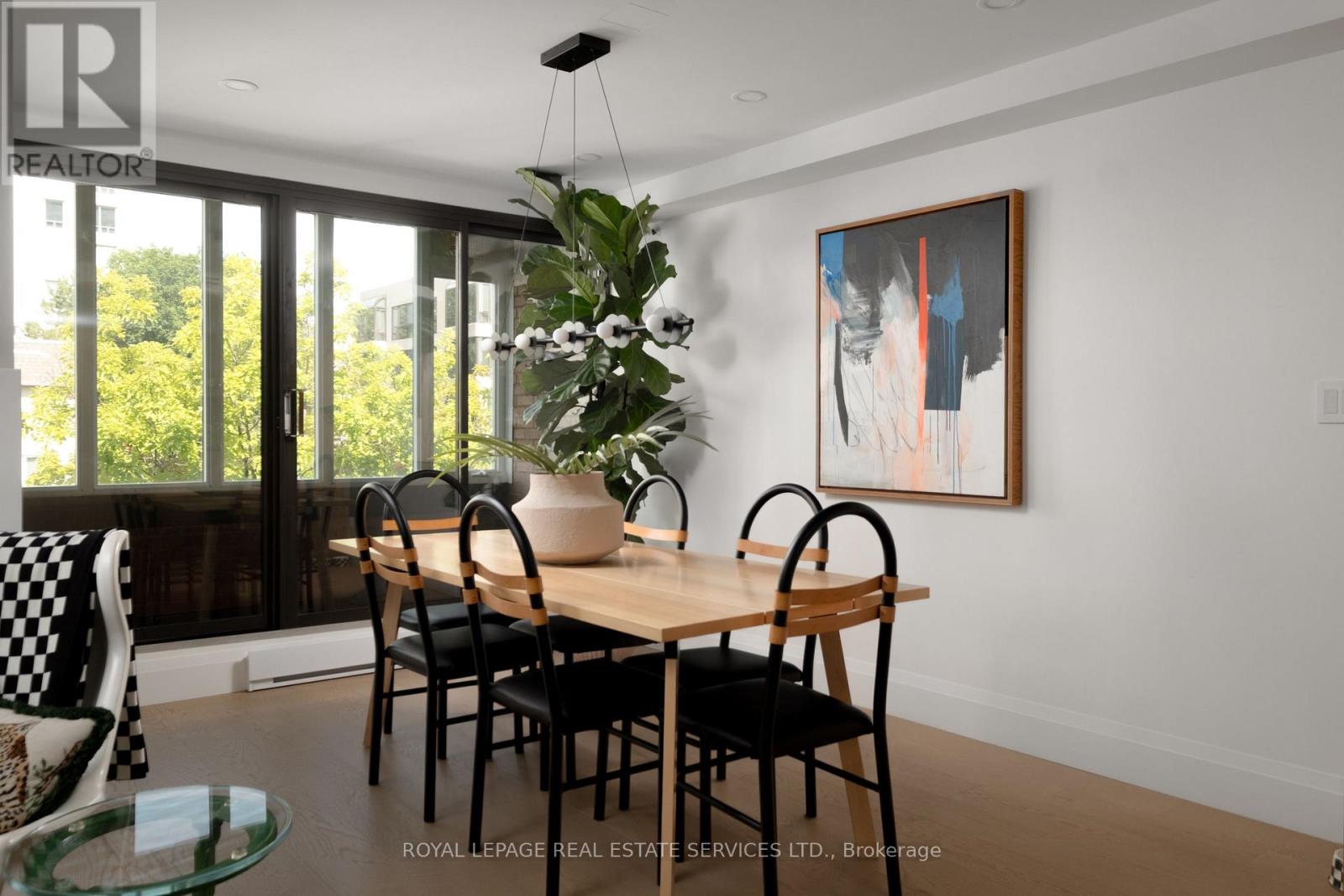 #402 349 ST. CLAIR AVENUE W - 5