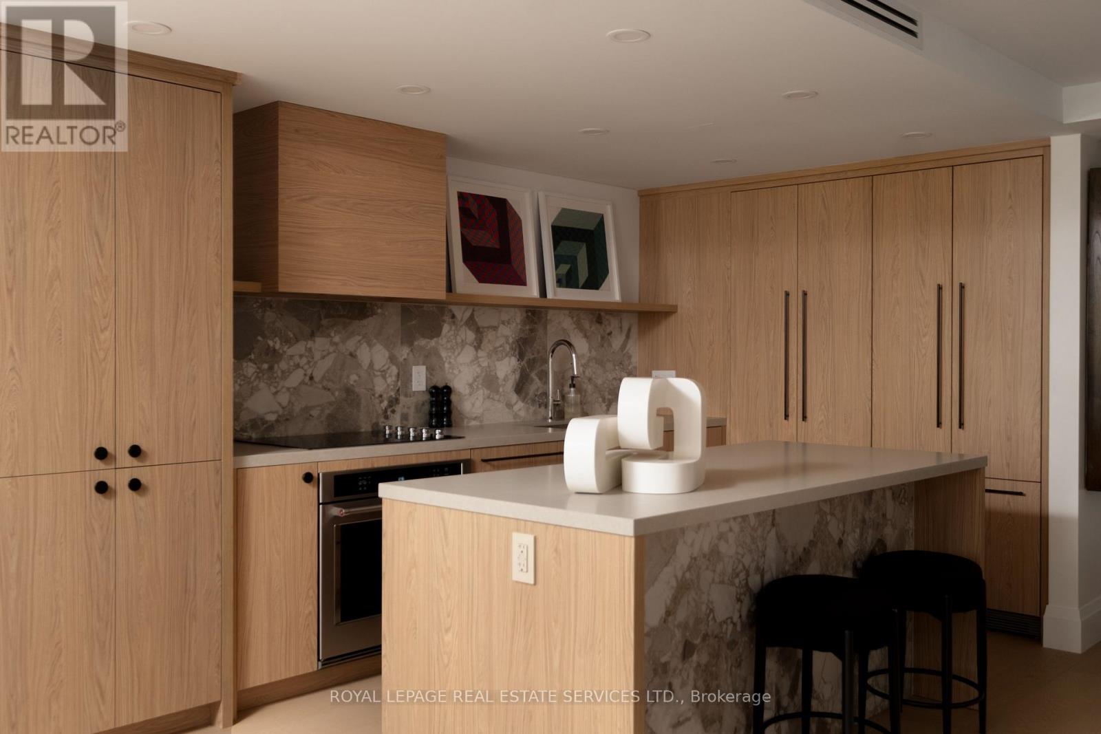 #402 349 ST. CLAIR AVENUE W - 9