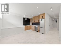 199 Arlington Avenue, Toronto, ON M6C2Z4 Photo 36