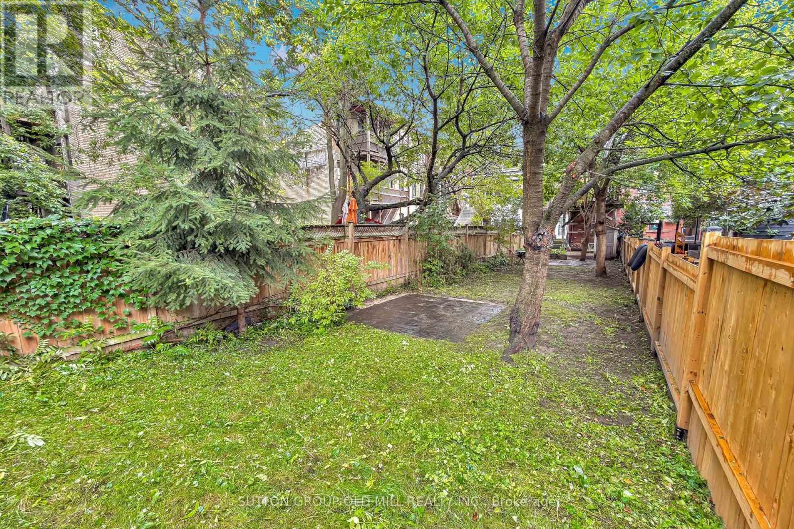 1060 COLLEGE STREET - 49