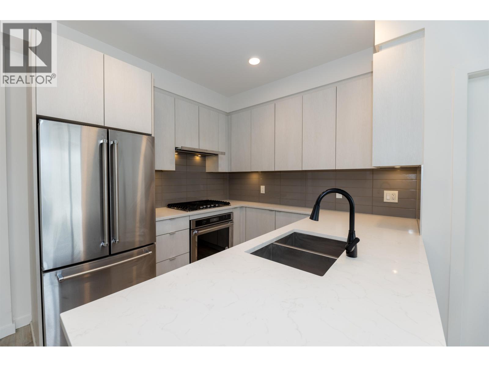 315 621 REGAN AVENUE, Coquitlam — photo 7