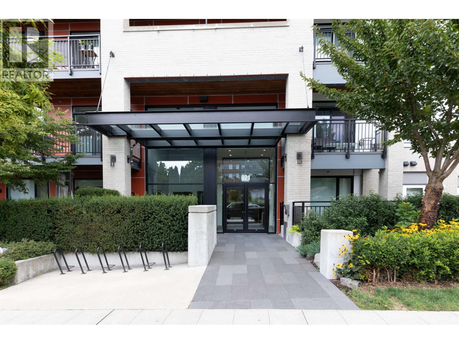 315 621 REGAN AVENUE, Coquitlam — photo 2