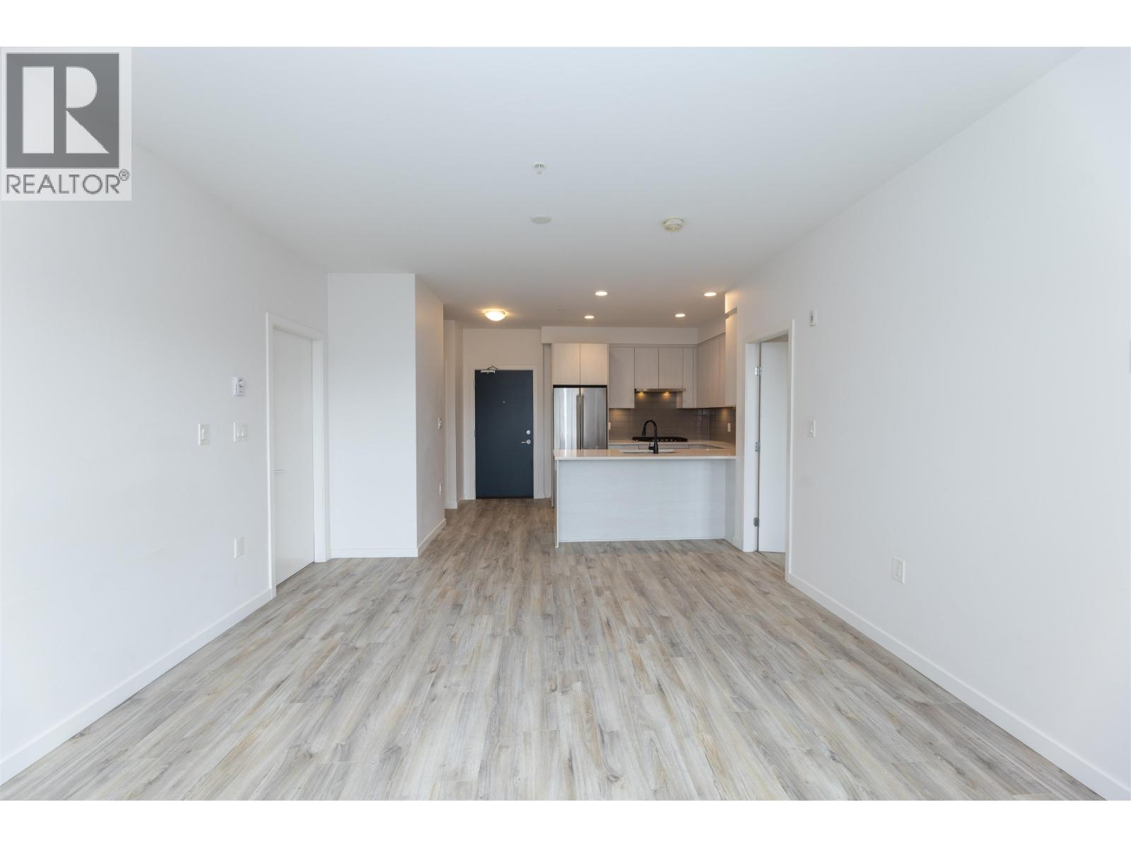 315 621 REGAN AVENUE, Coquitlam — photo 6