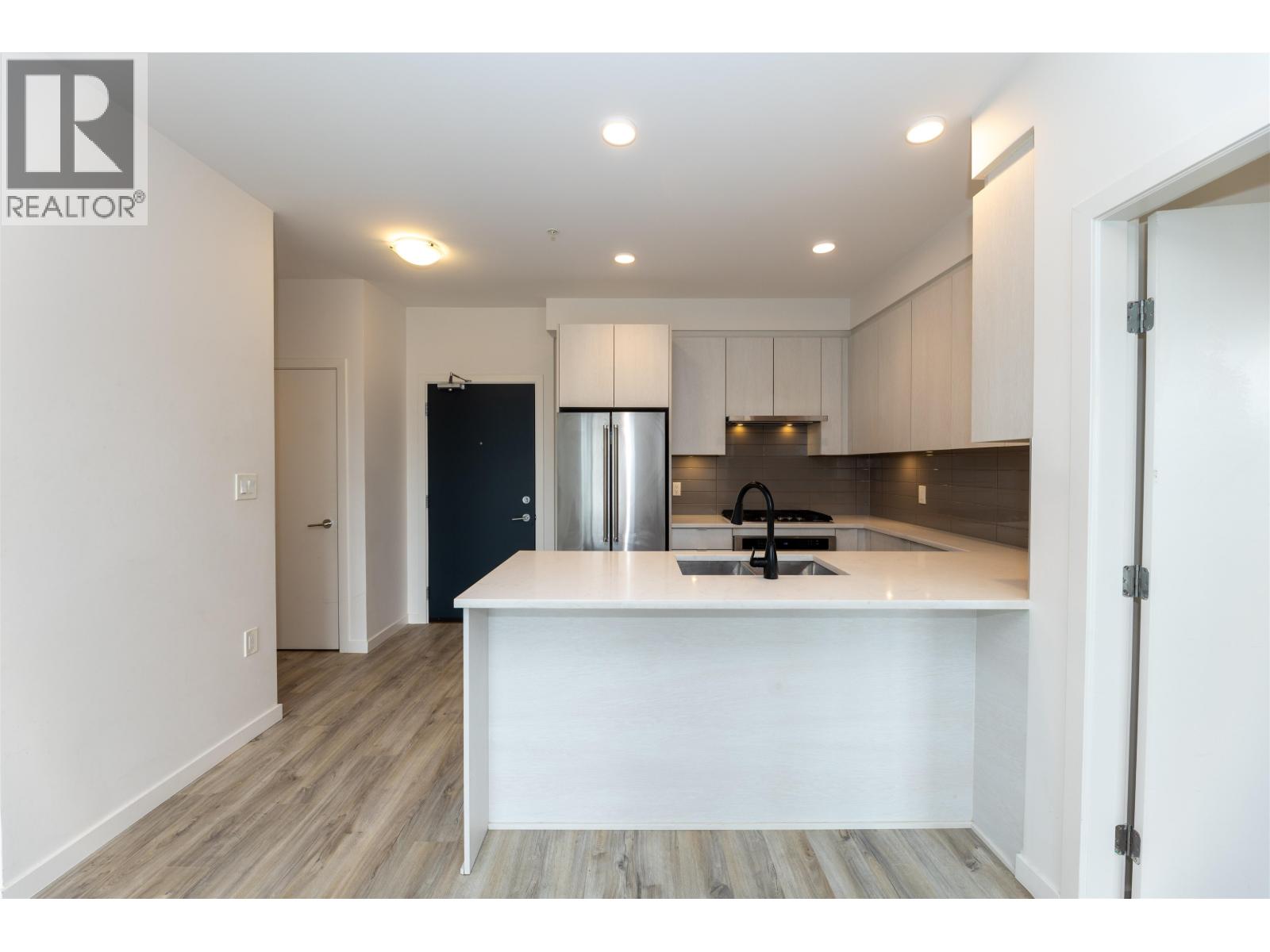 315 621 REGAN AVENUE, Coquitlam — photo 5