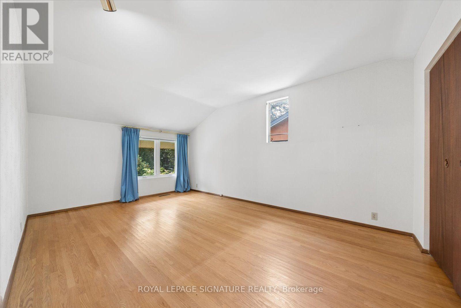 17 LESTERWOOD CRESCENT - 19